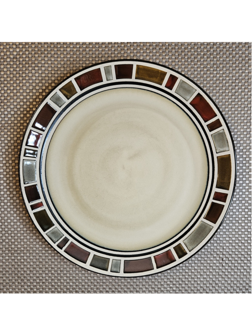 Gibson Elite 86447 Cimarron/Cream Reactive Glaze Stoneware Dinner Plate